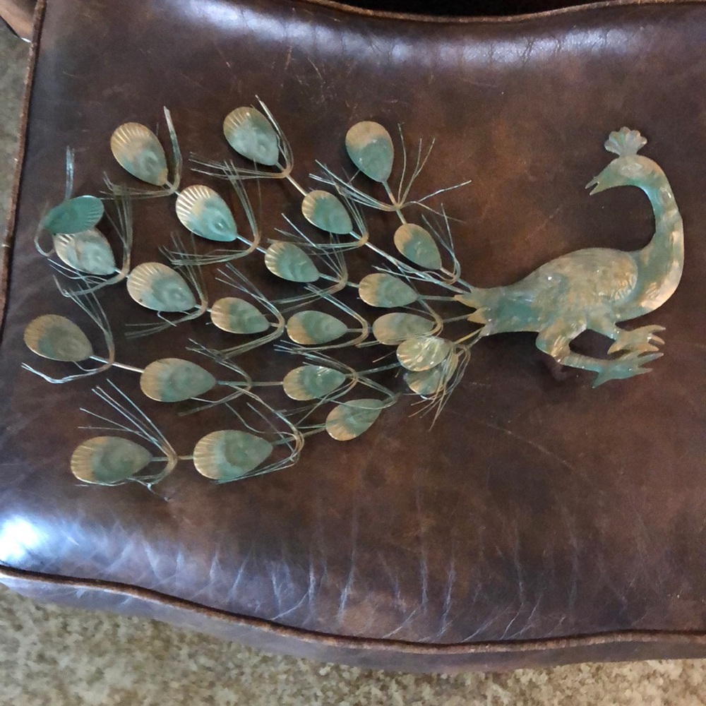 Set of 2 Vintage 18” Greenish/Gold Colored Metal Peacock Bird Wall Art Decor.